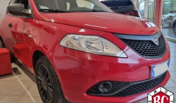 LANCIA YPSILON 1.0 HYBRID 70 CV SILVER pieno